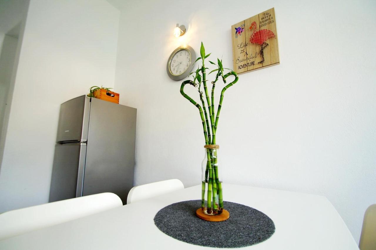 Apartments Petrovic Primosten Exterior photo